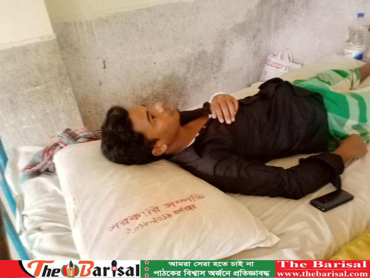 গলাচিপায় তুচ্ছ ঘটনাকে কেন্দ্র করে আহত ১