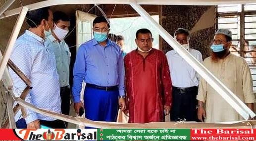 দৌলতখানে অগ্নিকান্ডে ক্ষতিগ্রস্থ ব্যবসা প্রতিষ্ঠান ও ইউনিয়ন পরিষদ পরিদর্শনে জেলা প্রশাসক