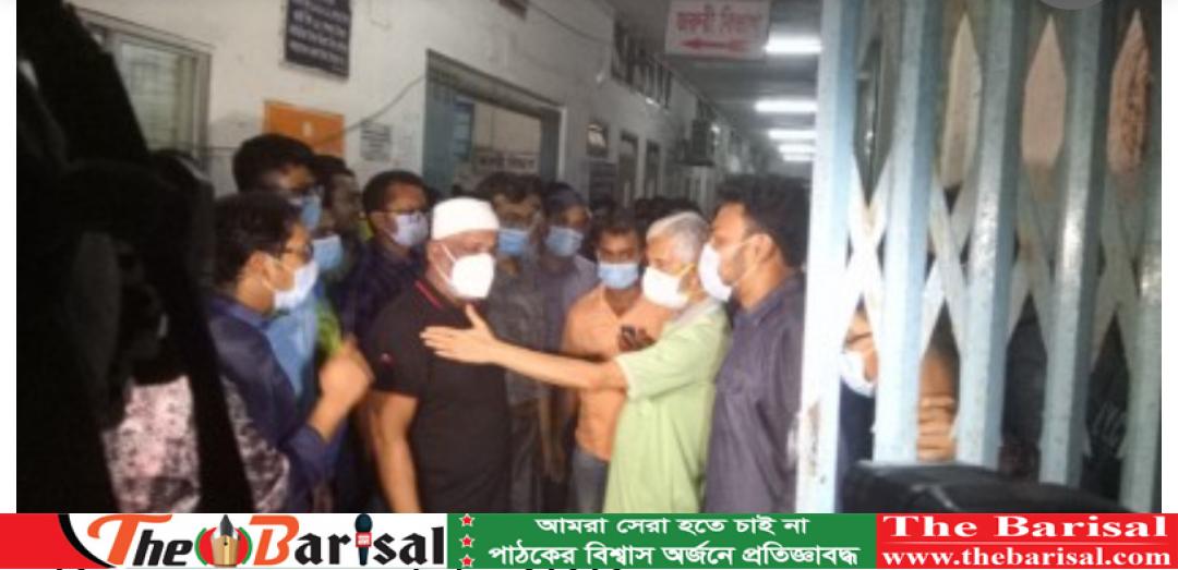 মধ্যরাতে শেবাচিম হাসপাতালের জরুরি বিভাগের তালা