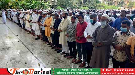 পটুয়াখালীতে এমপি কাজী কানিজ হেলেন’র  স্বামী বাচ্চুর জানাজায় মানুষের ঢল