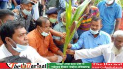 মুলাদীতে অবহেলিত মানুষের পাশে অতিরিক্ত সচিব ড. হারুন অর রশিদ বিশ্বাস