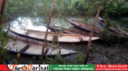 নিষেধাজ্ঞার মধ্যেও ইলিশ শিকারে প্রস্তুত হচ্ছে ৭০ নৌকা!