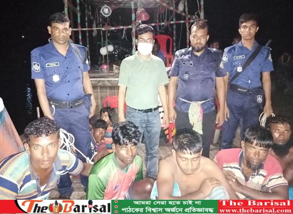 নিষেধাজ্ঞা অমান্য করে মা ইলিশ শিকার / মনপুরার মেঘনায় অভিযানে ৬ জেলেসহ দুই ট্রলার আটক