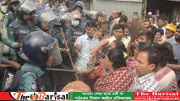 খুলনায় পাটকল শ্রমিকদের সঙ্গে পুলিশের সংঘর্ষ, আহত ২০