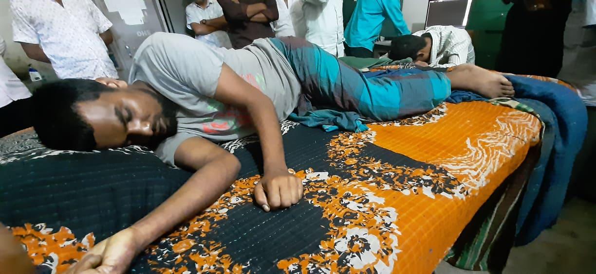 উজিরপুরে লাইব্রেরী থেকে নাইট গার্ডের লাশ উদ্বার