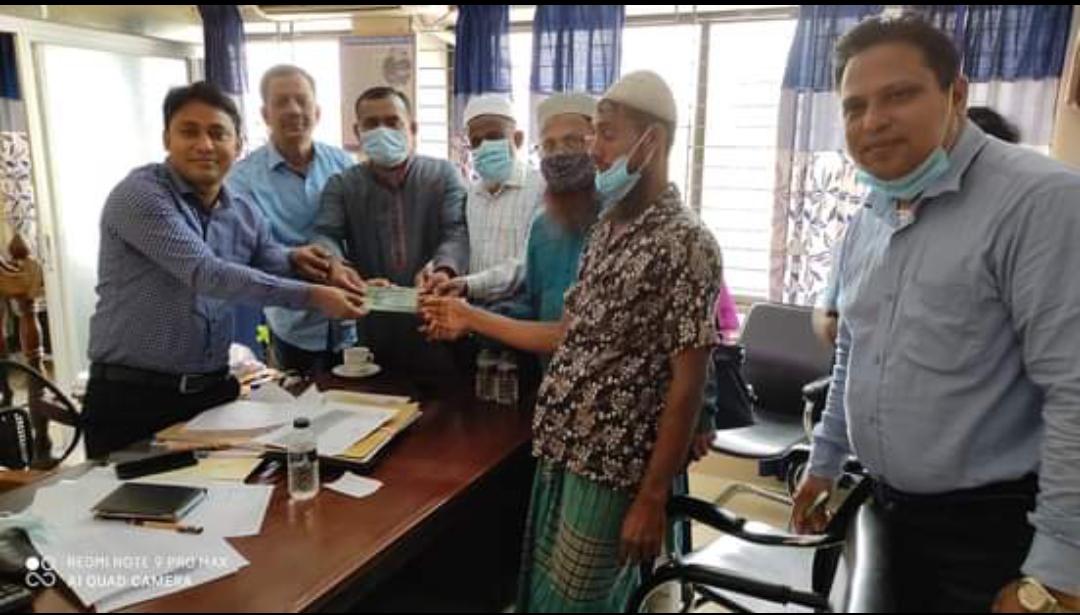 দৌলতখানে সড়ক দুর্ঘটনায় নিহতের পরিবারকে আর্থিক সহায়তা প্রদান