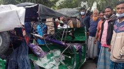 ভোলায় বাস-সিএনজি সংঘর্ষে নিহত ২