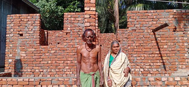 প্রধানমন্ত্রীর উপহার পেয়ে খুশি চরমোন্তাজ ইউনিয়নে ৫০ হতদরিদ্র পরিবার