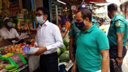 বরিশালে মোবাইল কোর্ট অভিযানে ৩ ব্যক্তিকে জরিমানা / লিফলেট ও মাস্ক বিতরণ
