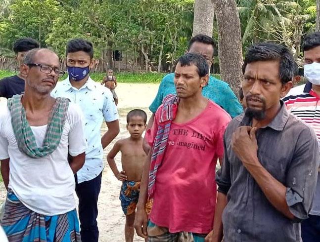 বাবুই পাখির ছানা মেরে কারাগারে ৩ জন