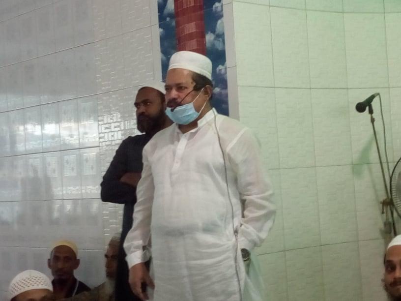 রাস্তায় বের হলই বাধা,  ধর পাকড়ের চলছে- সরোয়ার