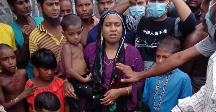ডুবতে থাকা নারী-শিশুসহ ১২ জনকে উদ্ধার করল ৩ পুলিশ সদস্য
