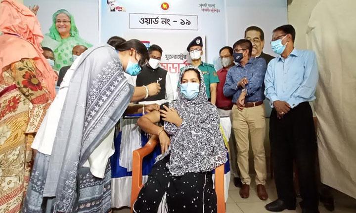 মহানগরীতে বিসিসিে আরও ১৫টি টিকা কেন্দ্র স্থাপন