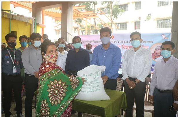 বরিশালে ৩৩৩ নম্বরে ফোন করে সহায়তা পেলেন ৩০০ জন