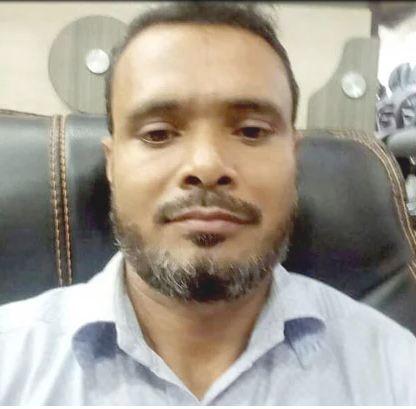 বোরকা পরে পালালেন প্রধান শিক্ষক!