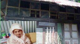 বৃদ্ধা মাকে বের করে দিয়ে ঘরে তালা ঝুলিয়ে দিয়েছে একমাত্র ছেলে!