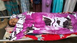 দৌলতখানে সেনাসদস্যকে পিটিয়ে হত্যা