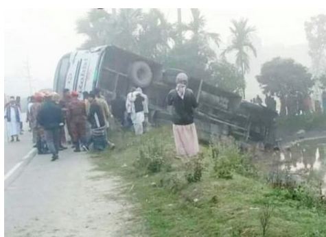 ট্রলার ডুবির পর এবার চরমোনাই মাহফিলগামী বাস উল্টে চালক নিহত