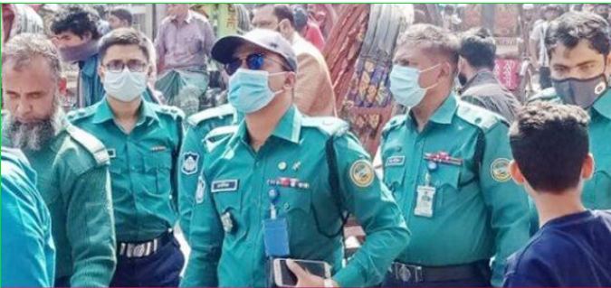বরিশালে  ট্রাফিক পুলিশের বিশেষ অভিযান