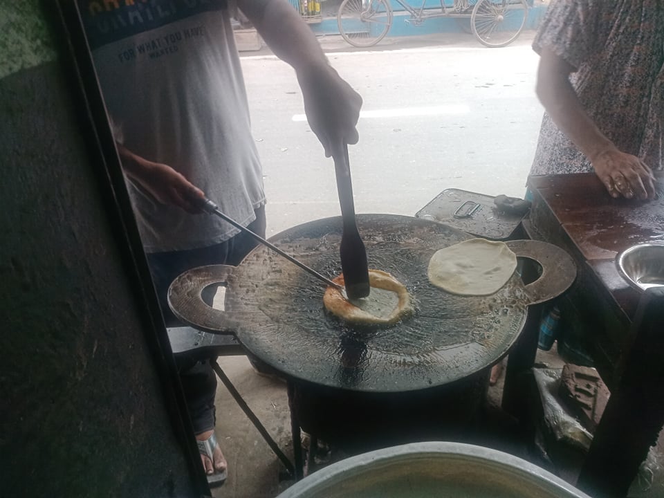 বরিশালে ৫ টাকার পরোটা এখন ১০ টাকা