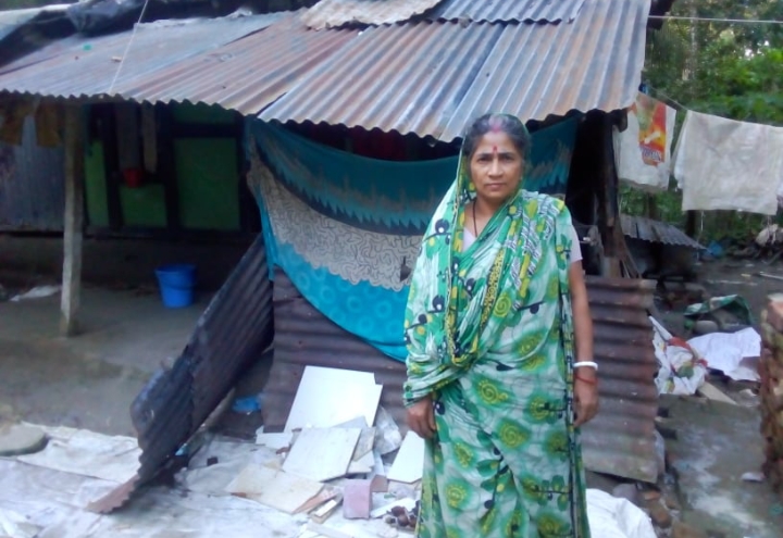 প্রধানমন্ত্রীর ঘরের আশায় স্বপ্ন বুনছে পটুয়াখালীর আলো রানী