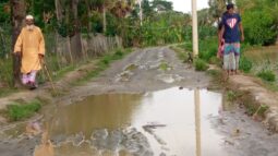 কলাপাড়ায় রাস্তার কাজ বন্ধ।। ভোগান্তি শেষ নেই গ্রামবাসীর
