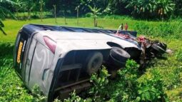 ঢাকা-কুয়াকাটা সড়কে বাস-ট্রাক সংঘর্ষ, নিহত ১, আহত ১৫