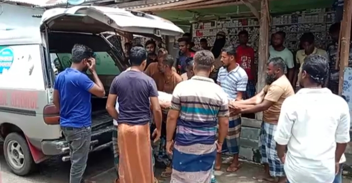 ২৪ জন জেলে নিয়ে সাগরে দু’টি মাছ ধরা ট্রলার ডুবি, নিখোঁজ রয়েছে দুই জেলে