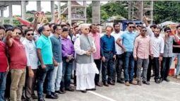 দুমকিতে ১৪৪ ধারা উপেক্ষা করে বিএনপির বিক্ষোভ সমাবেশ
