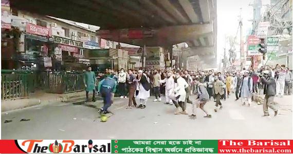 জামায়াতের ব্যানারে মিছিলের চেষ্টা, পুলিশের ওপর হামলা