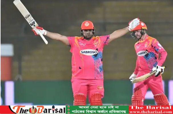 বিপিএল খেলতে এসেই পাকিস্তানি তারকার সেঞ্চুরি