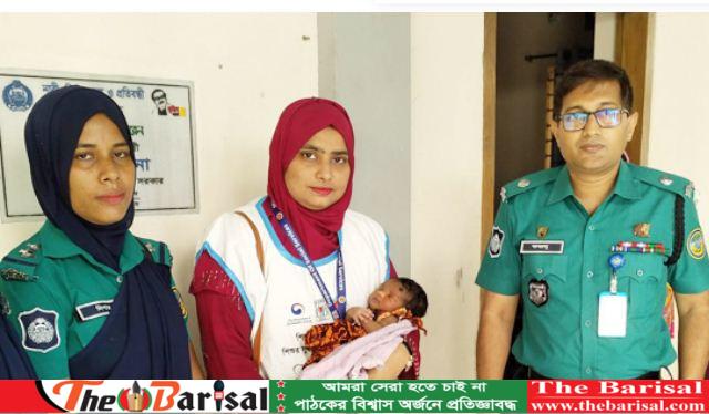 মসজিদের দোতলায় পড়ে ছিল ফুটফুটে নবজাতক