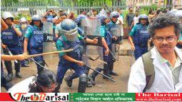 শাহবাগে আন্দোলনরত চিকিৎসকদের ওপর লাঠিচার্জের অভিযোগ