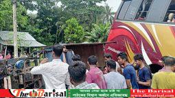 বরিশালে বাস-ট্রলি সংঘর্ষে নিহত ৩