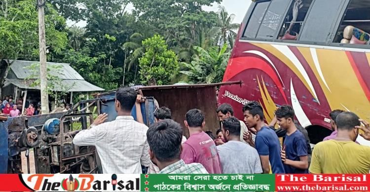বরিশালে বাস-ট্রলি সংঘর্ষে নিহত ৩