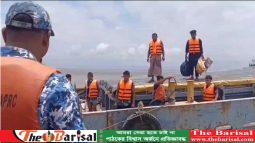 মেঘনায় লাইটার জাহাজডুবি ॥  ৯৯৯-এ কল করে প্রানে রক্ষা ১২ জনের