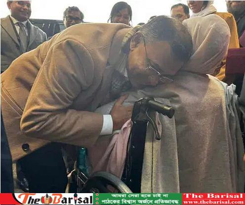 লন্ডনে মাকে স্বাগত জানালেন পুত্র তারেক রহমান