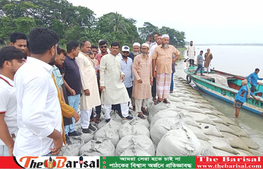 নদী ভাঙ্গন কবলিত বিভিন্ন এলাকা পরিদর্শন ও মানববন্ধনে বিএনপি  নেতা রহমাতুল্লাহ